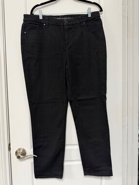 Chicos Black Jeans with Back Pocket Accent